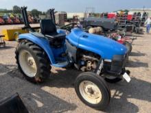 New Holland TC29 2WD Tractor Shows 979 HRS Non-Running