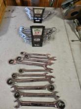 MIXED LOT OF WRENCHES