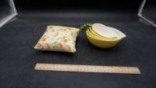 Lemon Measuring Cups & Small Pillow