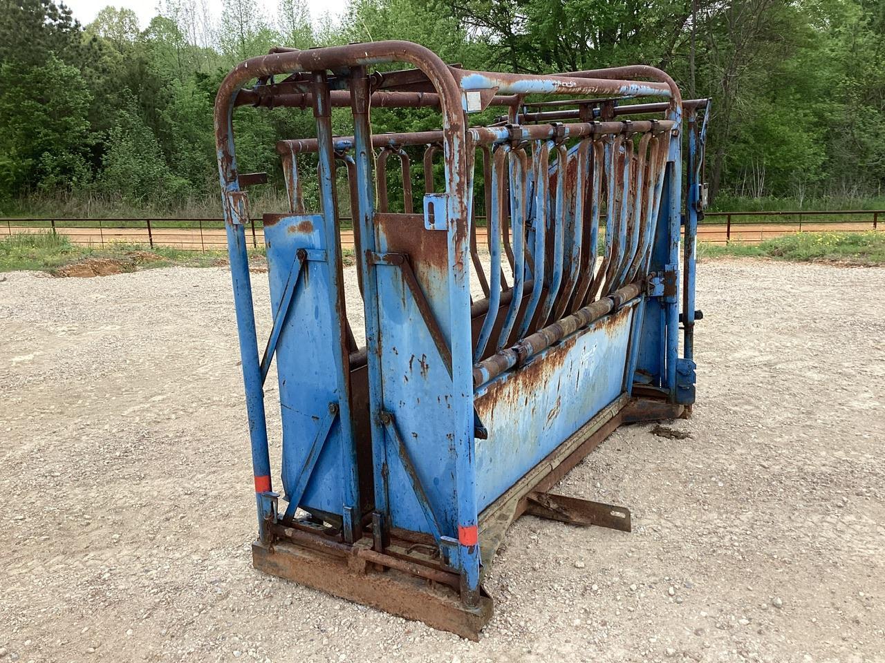 Priefert Squeeze Chute