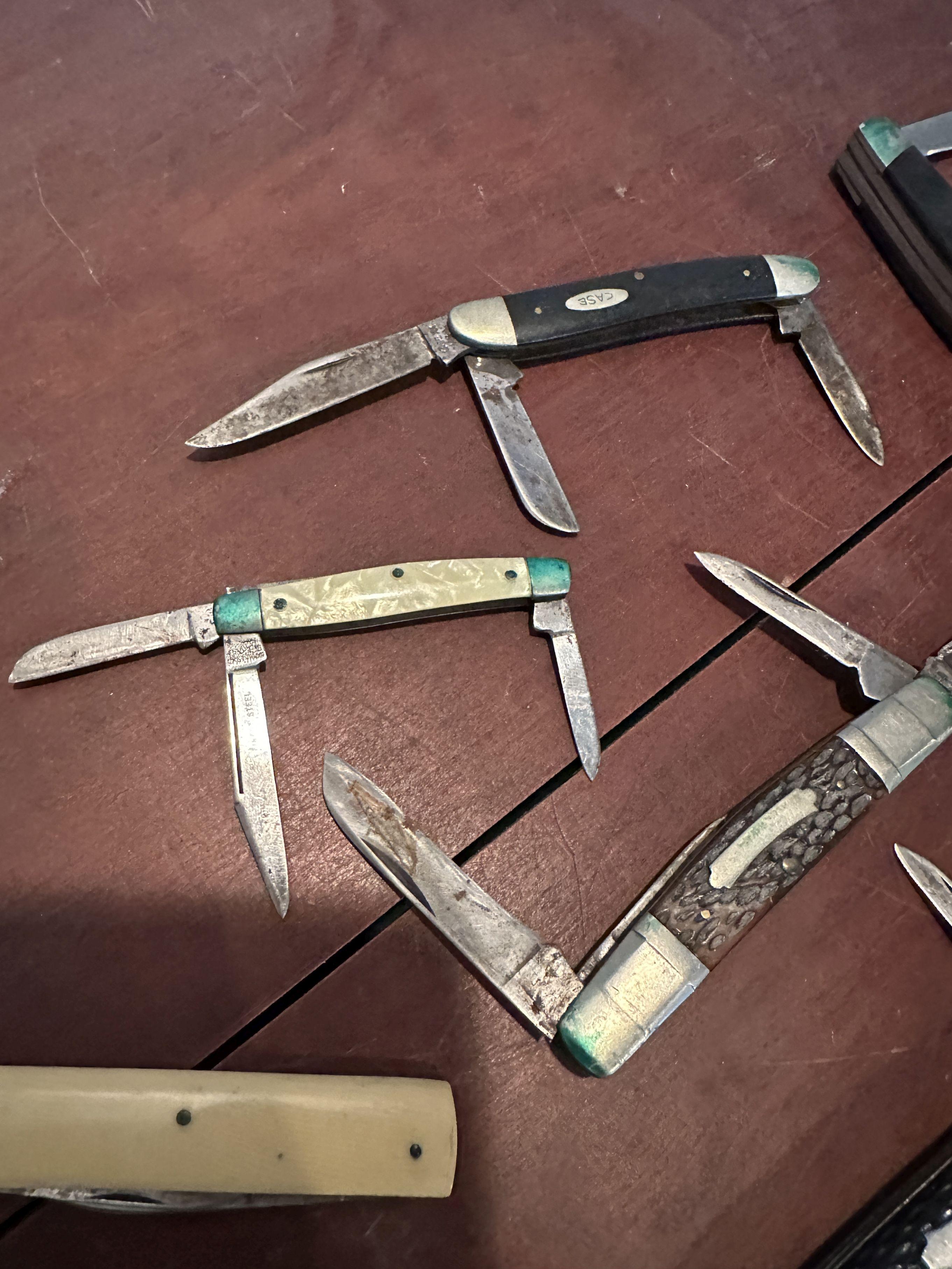 Box Lot/Knives (Old CASE, Buck, John Primble Belknap, ETC)