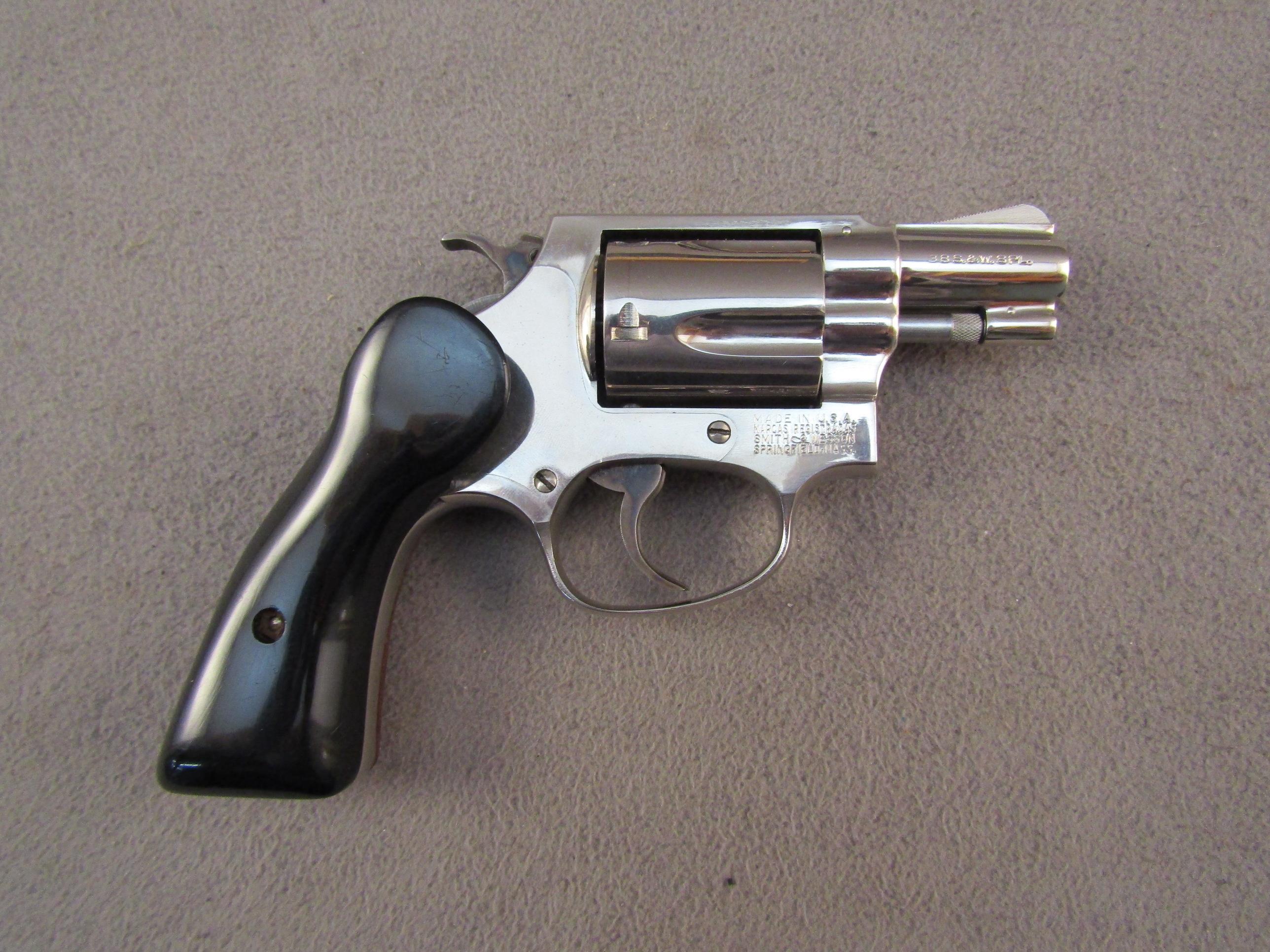 handgun: S&W Model 36, Revolver, .38S&W, 5 shot, 2" barrel, S#90757