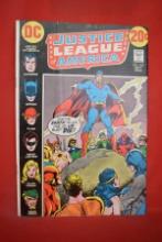 JUSTICE LEAGUE #102 | RED TORNADO DESTROYED! | NICK CARDY - 1972 | *BIT OF CREASING - SEE PICS*