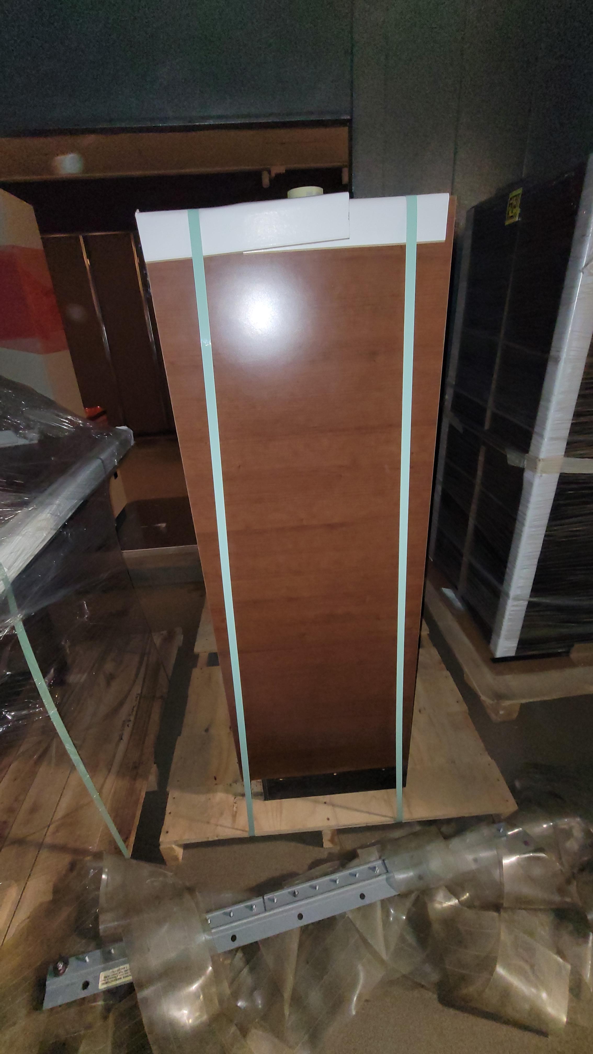 SLIDING GLASS DOOR CASE BROWN WOOD 48 X 18 X 54 3 SHELVES AND KEY INCLUDED