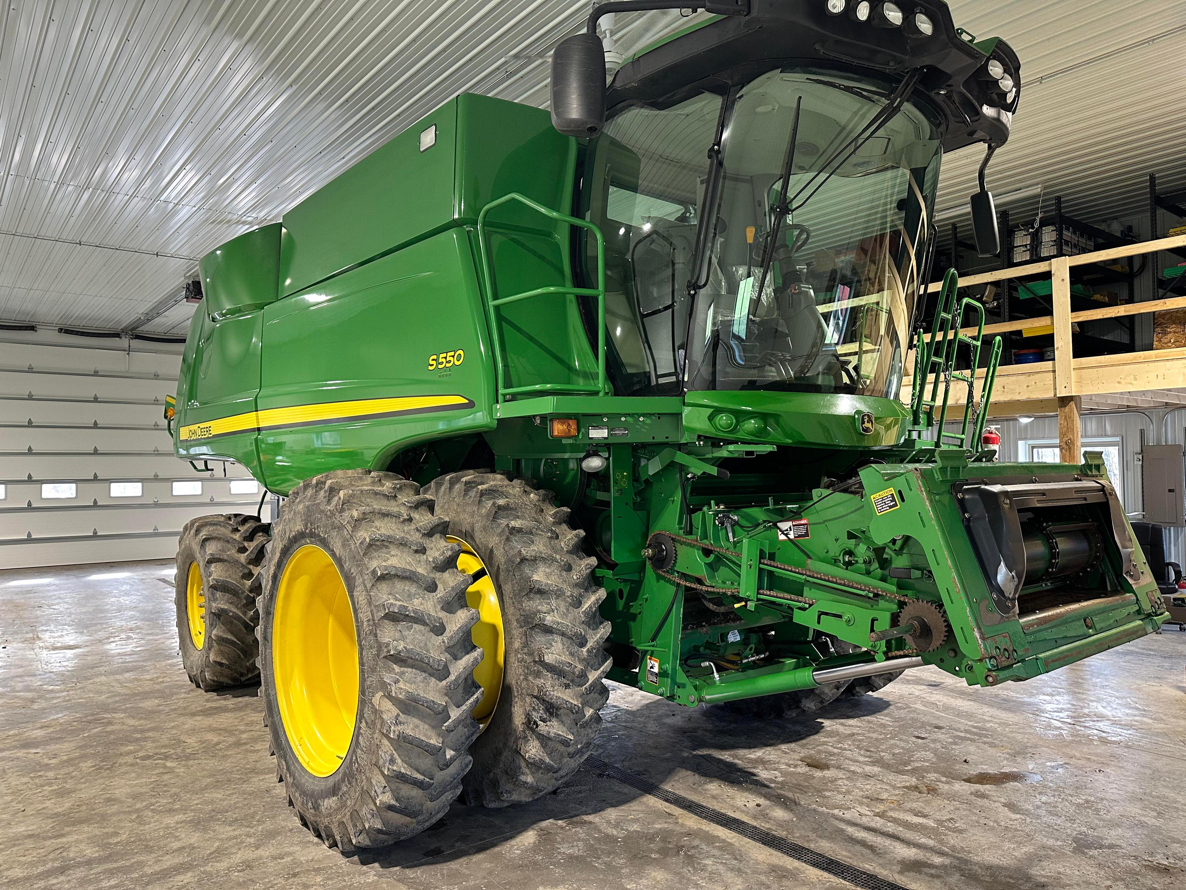 2013 John Deere S550 Combine With 991/588 One Owner Hours, 4 Wheel Drive, Contour Master, Deluxe Cab