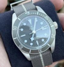 Tudor 925 Comes with Box & Papers