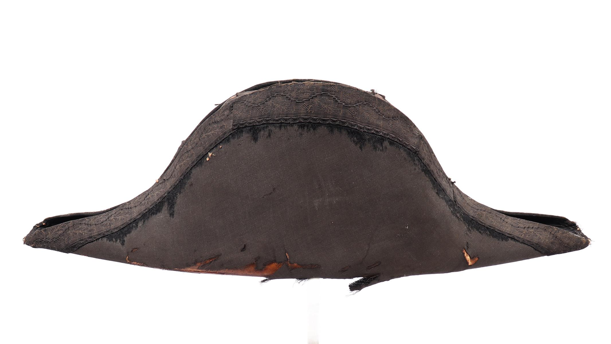 2-point Bicorn Chapeau Bas Cocked Hat