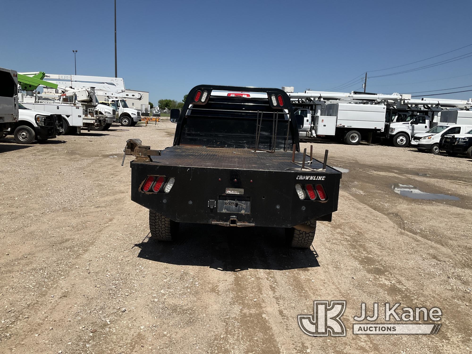(Waxahachie, TX) 2018 RAM 2500 4x4 Crew-Cab Flatbed Truck Runs & Moves,