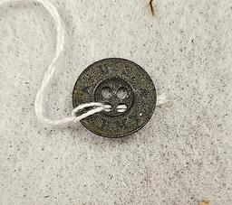 ANTIQUE US ARMY BUTTON