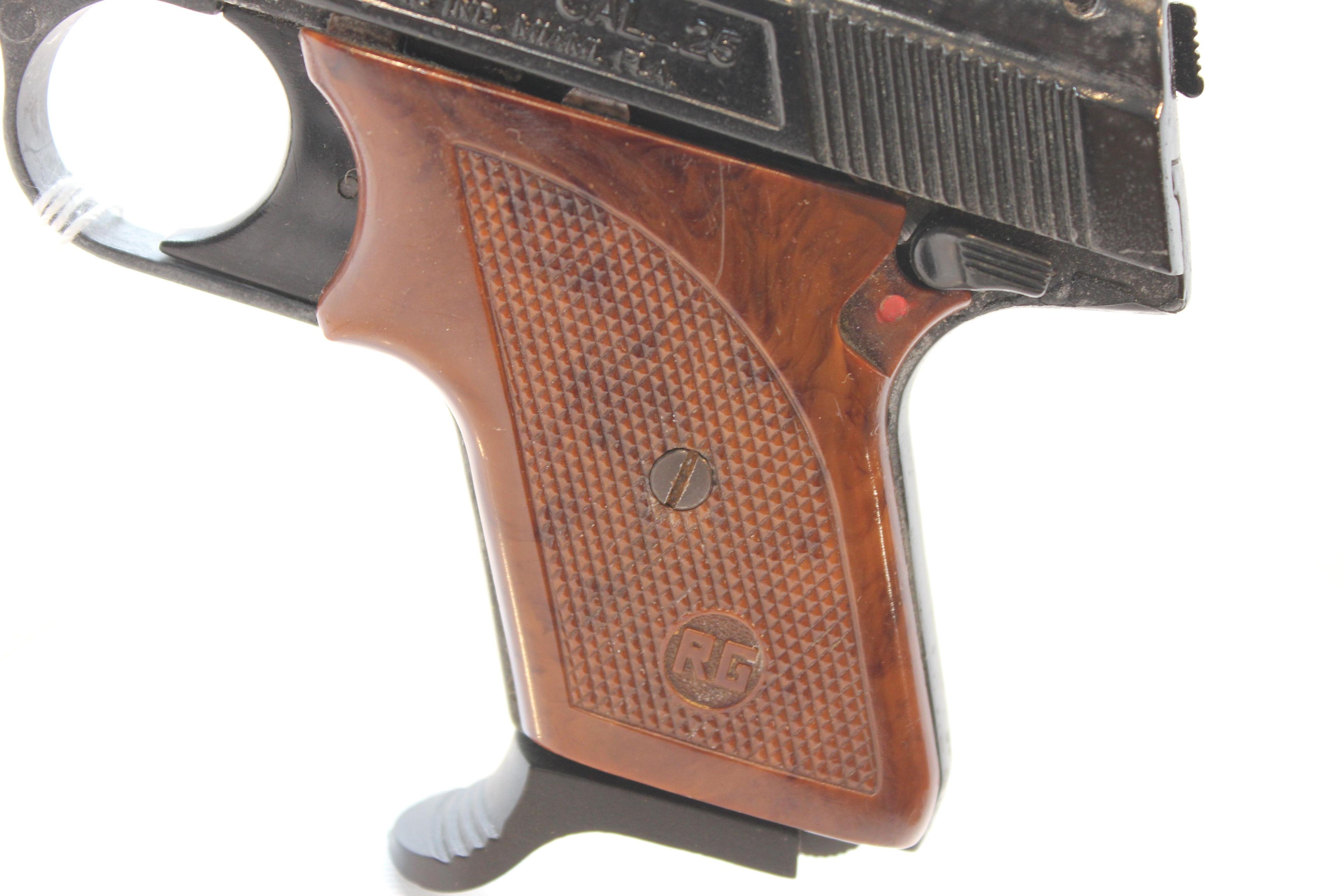 R.G. Model 26 .25 Auto Cal. Semi-Auto Pistol w/Brown Bakelite Grips and 8 Rd. Magazine; SN 005445