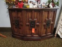 FOYER CREDENZA