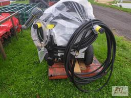 Landa Hot 4-2000K hot high pressure washer, 220 power with hose, wand