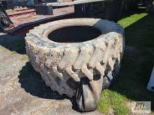 Pair of 20.8x38 tractor tires with tubes