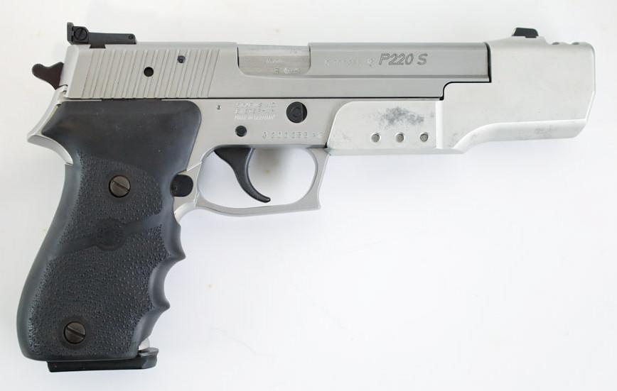 Sig Sauer P220 S .45 ACP Semi-Auto Pistol w/ Case