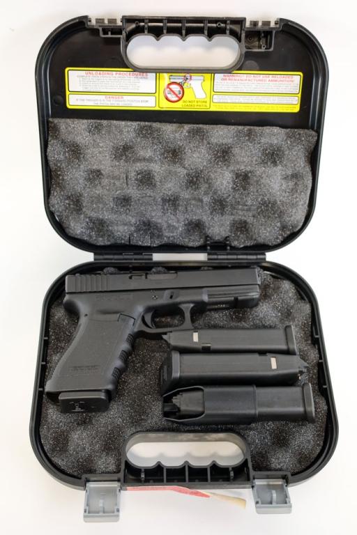 Glock 21 .45 ACP Semi-Auto Pistol w/ Case
