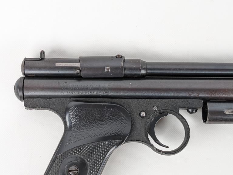 Crosman Model 137 Pellet Air Pistol w/ Box