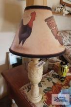 Table lamp with rooster shade