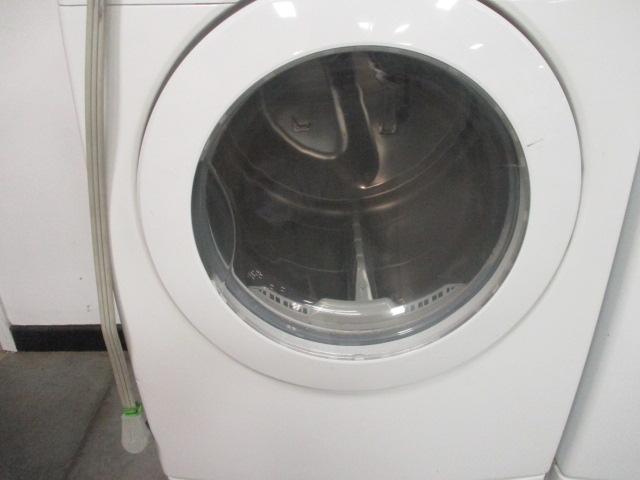 Samsung Electric Dryer with Drawer Riser