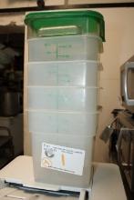 3.5 Quart Food Containers