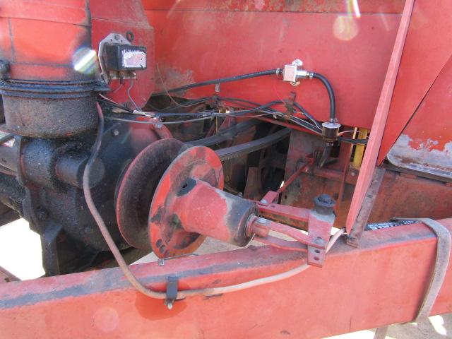 1737. 349-1334. NEW HOLLAND 903 12 FT. SP WINDROWER, DRAPER HEAD. TAX / SIG