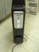 (Missing Feet/Wheels) Pelonis 1,500-Watt Oil-Filled Radiant Electric Space Heater with Thermostat,