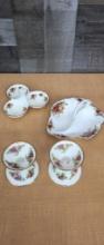 4PC ROYAL ALBERT "OLD COUNTRY ROSES" DISHES, DECOR