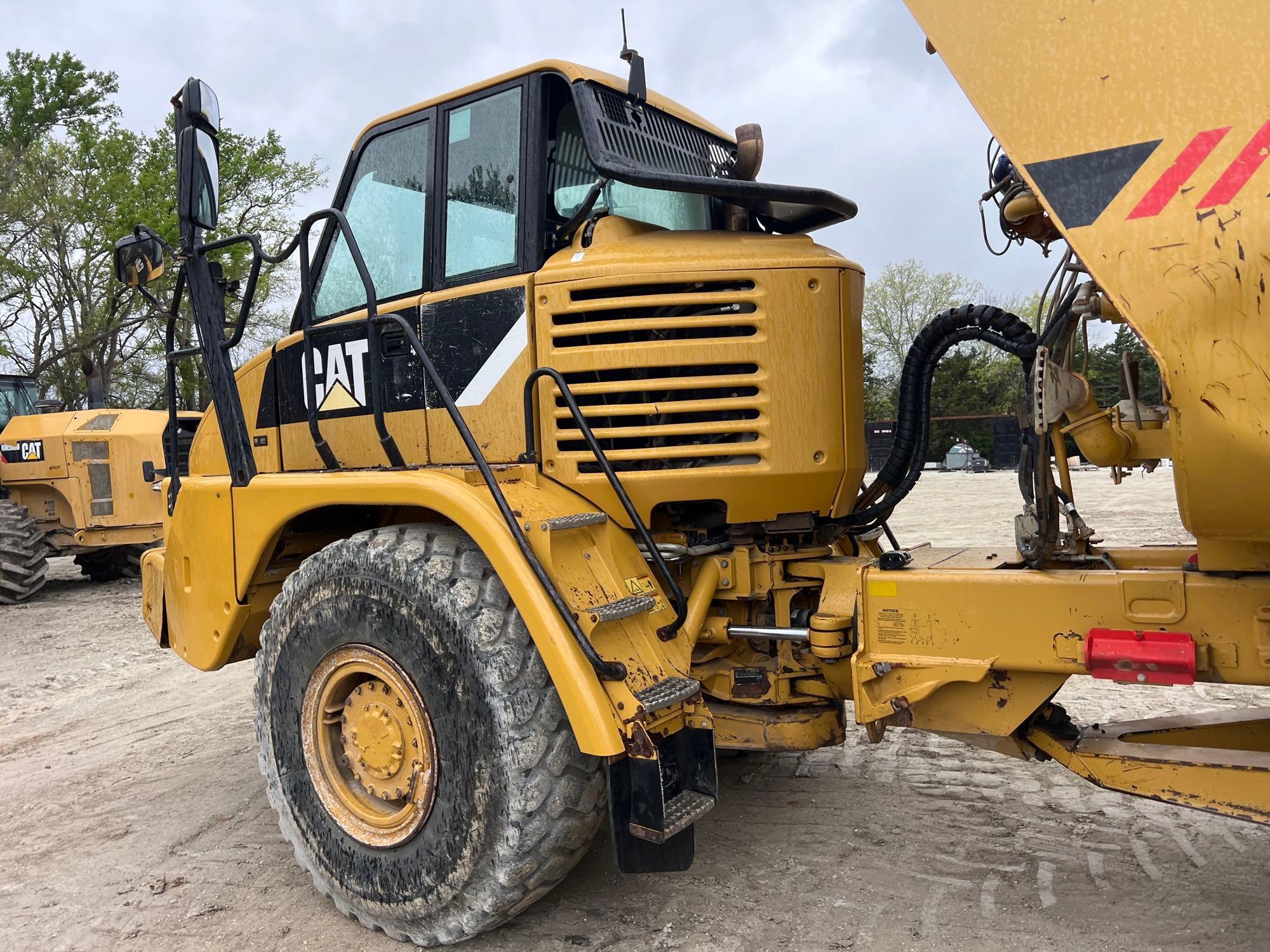 2012 CAT 725 WATER TRUCK SN:CAT00725KB1L02645...6x6, powered by Cat C11 diesel engine, equipped with