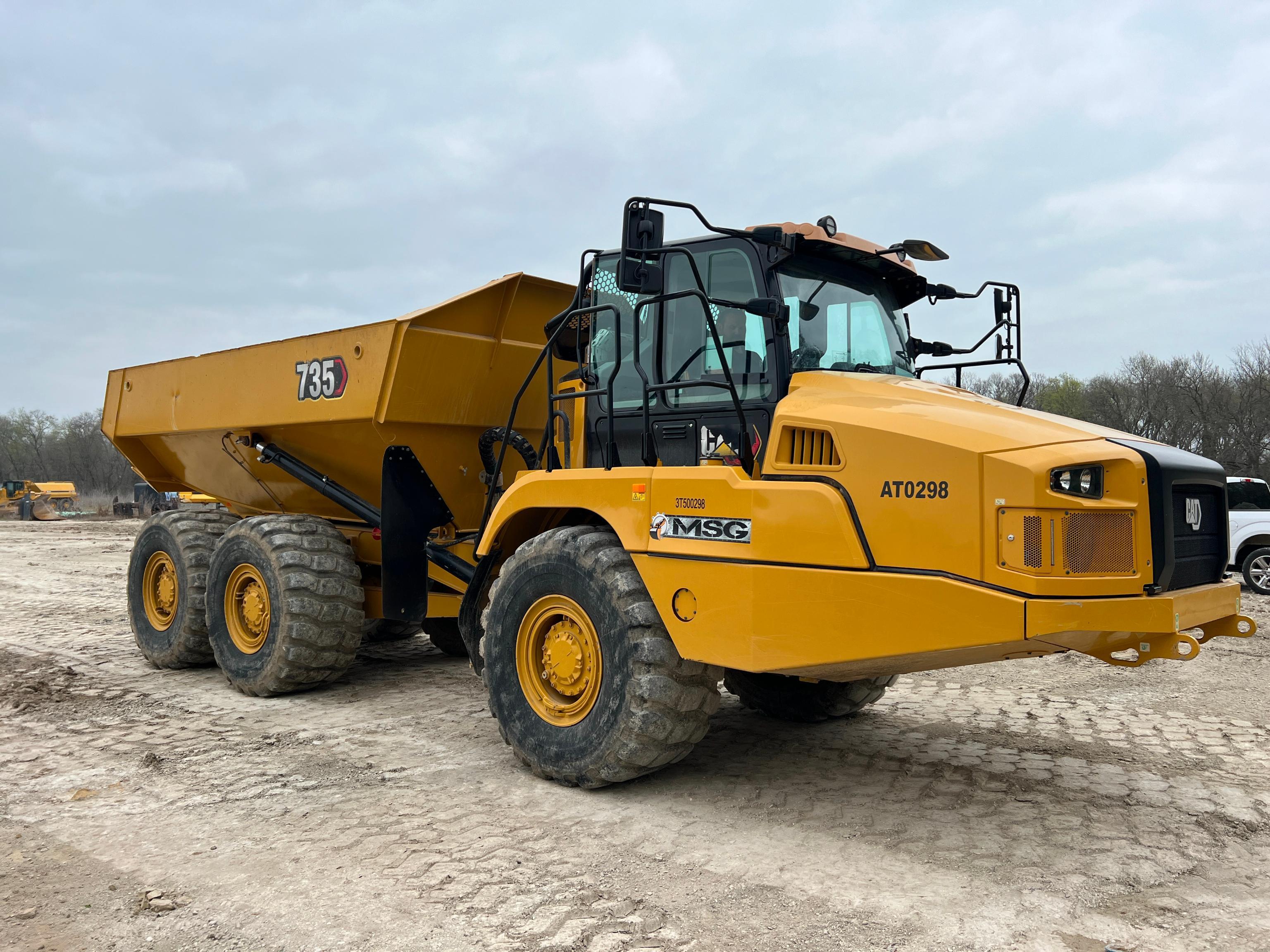 2021 CAT 735 ARTICULATED HAUL TRUCK SN:CAT00735E3T500298 6x6, powered by Cat diesel engine, equipped