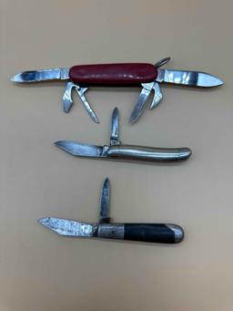 MULTI TOOL AND 2 POCKET KNIVES