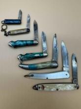 7 MINIATURE POCKET KNIVES WITH DECORATIVE HANDLES
