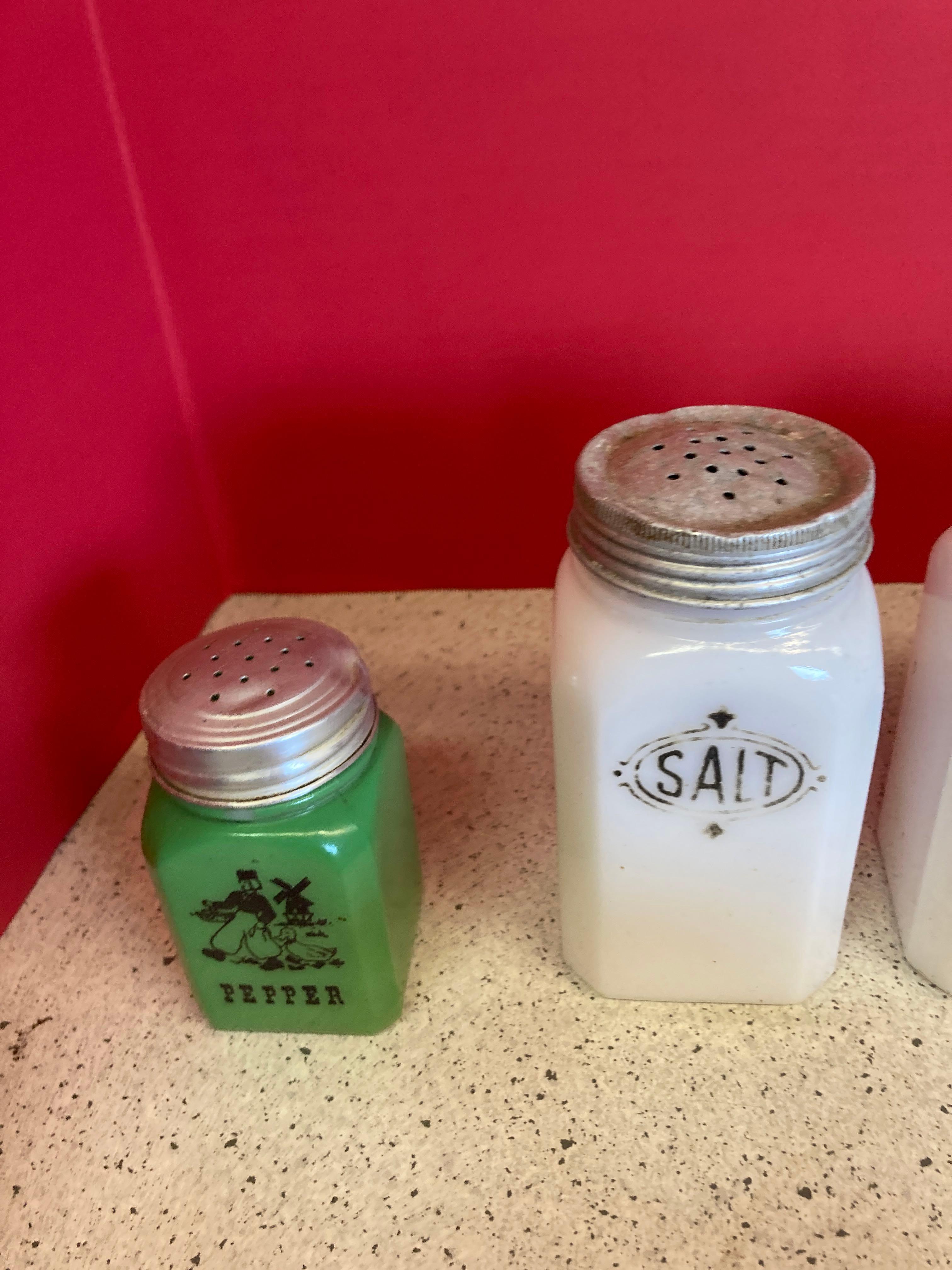 Very nice set of salt and pepper shakers