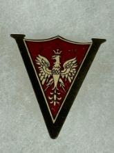 WW2 POLISH "V FOR VICTORY" PIN W/ NATIONAL SYMBOL