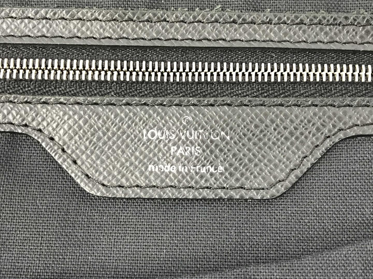 Louis Vuitton Black Taiga Leather Igor Briefcase