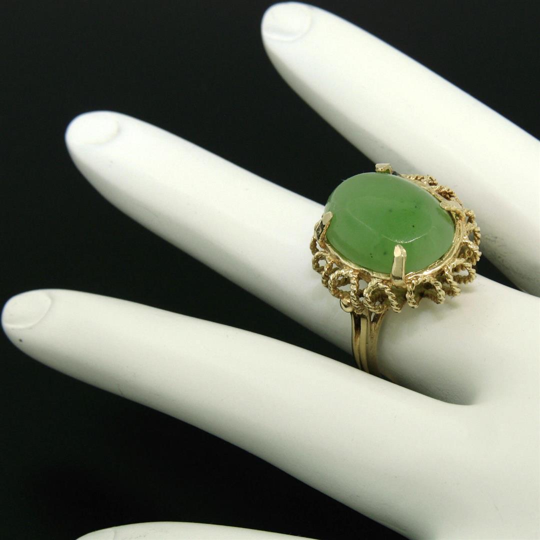 Vintage 14k Yellow Gold Translucent Cabochon Green Jade Twisted Wire Ring Sz 5.5